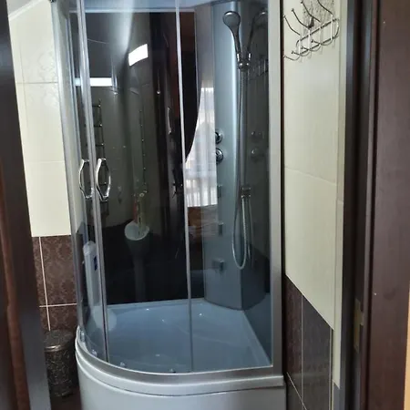 затишний 
