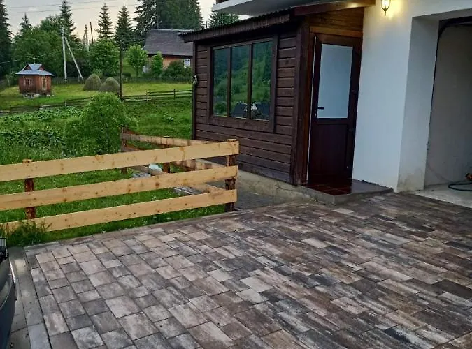затишний хатинка * Яблоница